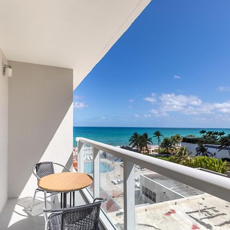 Sunny Isles Beach Resort Studio With Ocean Views Екстер'єр фото