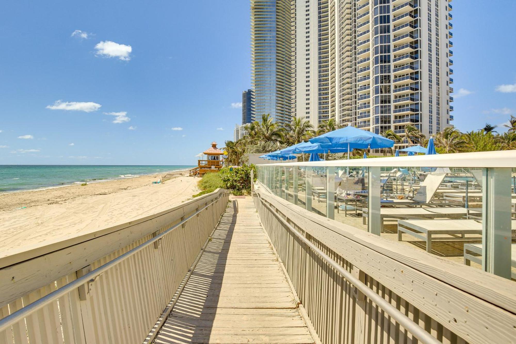 Sunny Isles Beach Resort Studio With Ocean Views Екстер'єр фото